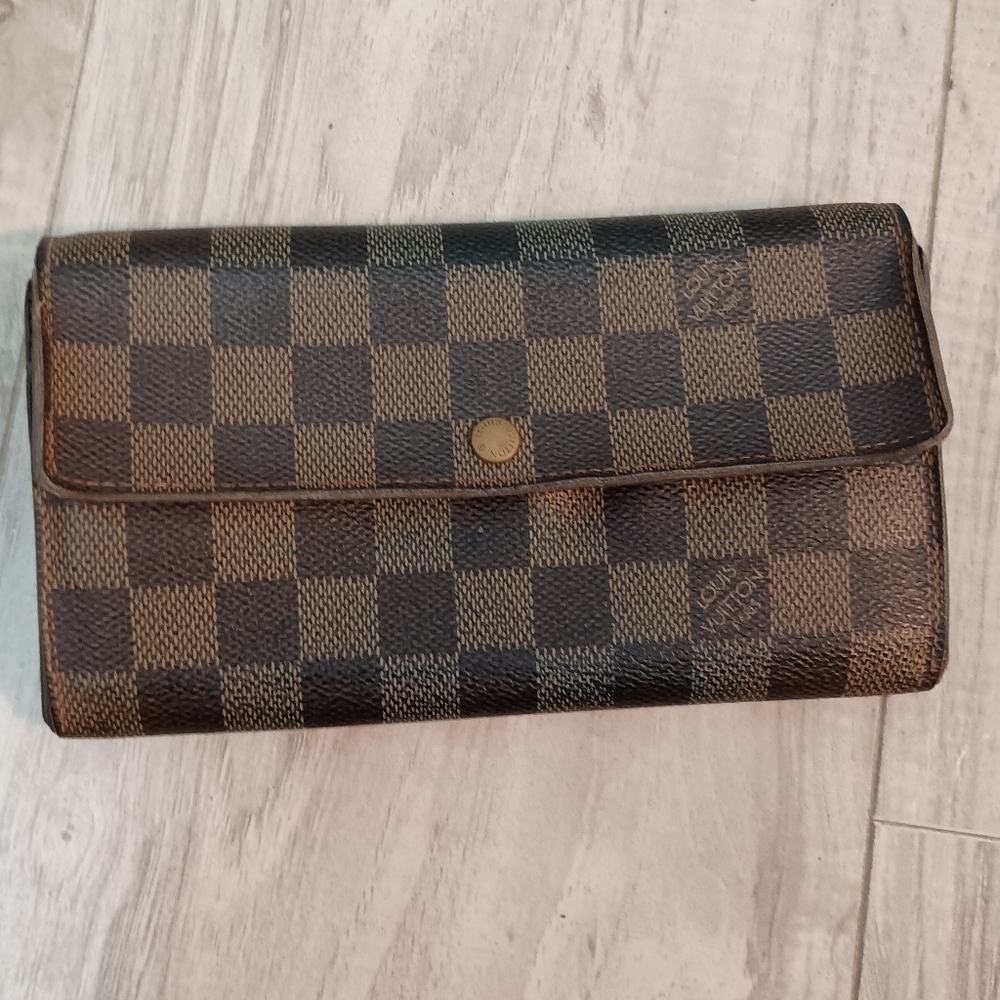 Authentic Louis Vuitton Damier Ebene Coated Canvas Leather Sarah Long Wallet